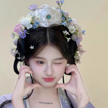Lotoso žiedų plaukų karūna vaikams, Song dinastijos įkvėptas dvors stiliaus plaukų aksesuaras, augalų ir gėlių raštas, pavasaris 2025
