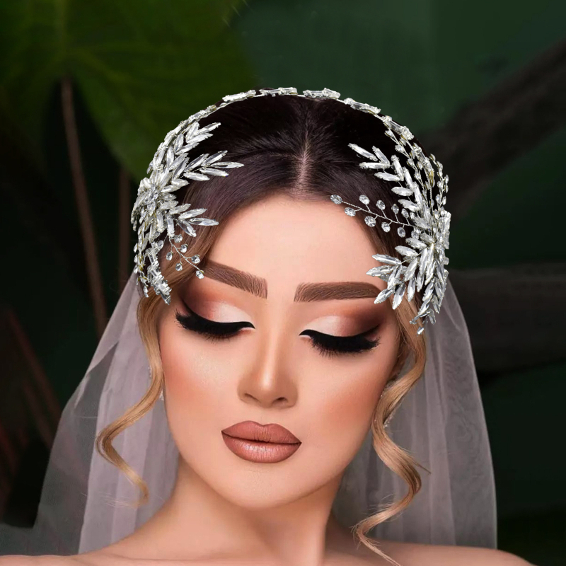 Plaukų aksesuaras su krištolais – rankų darbo gėlėtas plaukų papuošalas vestuvėms (balto krištolo)