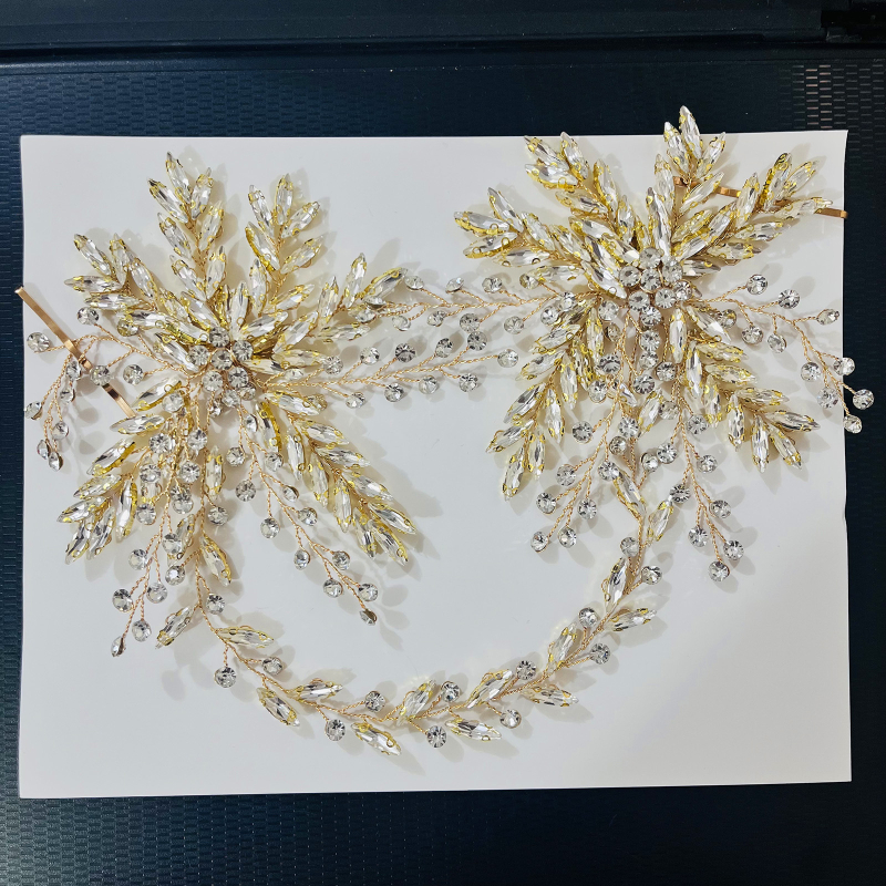 Plaukų aksesuaras su krištolais – rankų darbo gėlėtas plaukų papuošalas vestuvėms (balto krištolo)