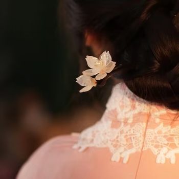 Hajcsat – retro fa hajtű virággal, virágos díszítés, önálló csomagolás, 2023 tavasz kiadás