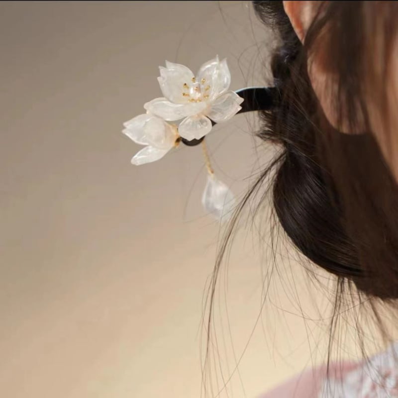 Hajcsat – retro fa hajtű virággal, virágos díszítés, önálló csomagolás, 2023 tavasz kiadás