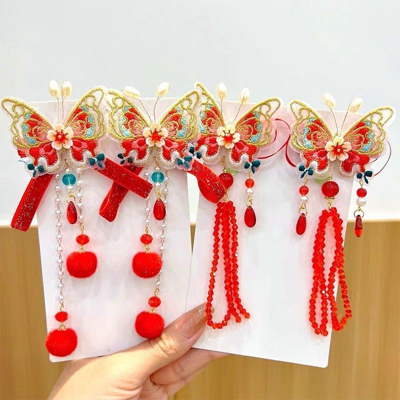 Vaikams skirta plaukų segtukų pora su išsiuvinėtu drugeliu, karoliukų kutais, plastmasinis plaukų aksesuaras etnine Hanfu stiliuje