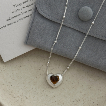 Set colier și cercei din argint 925 cu piatră ochi de tigru, motiv inimă, lanț simplu