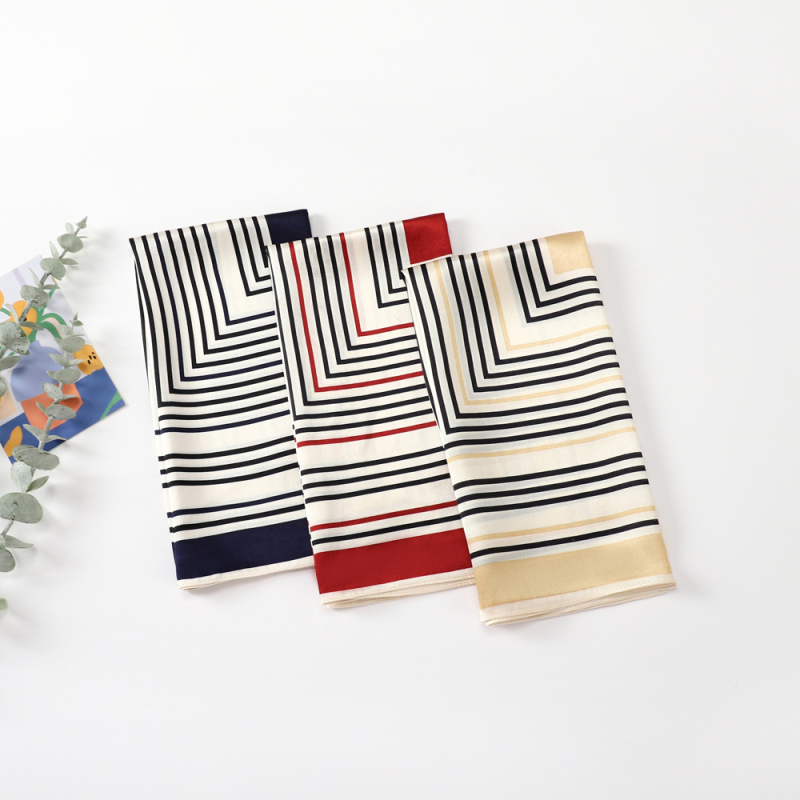 Šilkinis mažas kvadratinis šalikėlis, plain crepe satin, paprastas pynimas, 2025 m. pavasaris, madingas miesto stilius