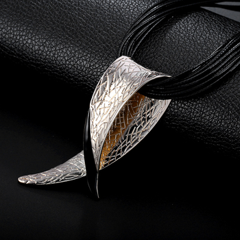 Ötvözet medálos nyaklánc viaszos kötél lánccal, többszintű dizájn, felület sütött zománc