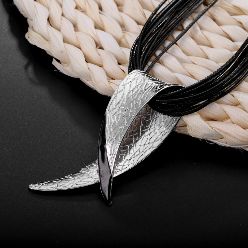 Ötvözet medálos nyaklánc viaszos kötél lánccal, többszintű dizájn, felület sütött zománc