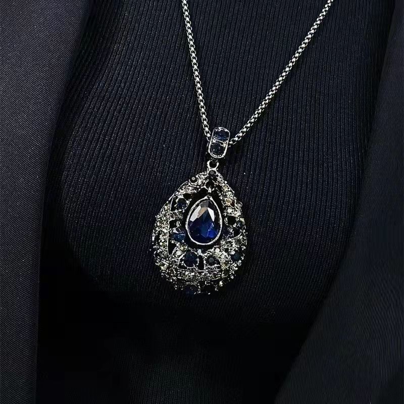 Ilga kaklo grandinė su lašinio formos pakabuku, gyvatės grandine, lydinys, ilgis 81 cm+