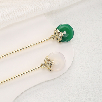 Guofeng spona do vlasov s motívom Plum Blossom a Ping An - meďové telo, biely achát, imitácia zlata 14K