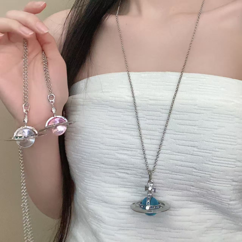 Ogrlica s privjeskom Saturn — legura, privjesak od smole s rhinestones, elektroplatiranje, oblik: zvijezda ili drugo, obični lanac