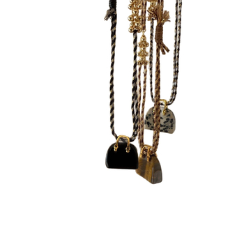 Nyaklánc: természetes tigrisszem kő, kerek gyöngyök és bojt függő, geometriás dizájn, zsinórlánc, 61–70 cm hosszúság