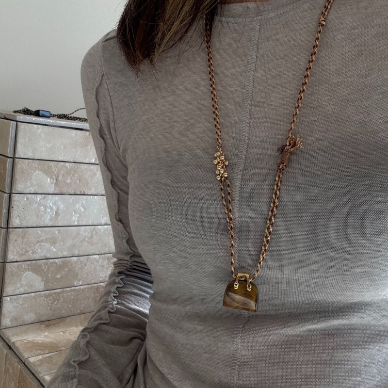 Nyaklánc: természetes tigrisszem kő, kerek gyöngyök és bojt függő, geometriás dizájn, zsinórlánc, 61–70 cm hosszúság