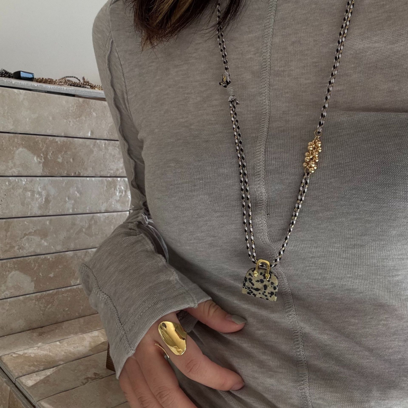 Nyaklánc: természetes tigrisszem kő, kerek gyöngyök és bojt függő, geometriás dizájn, zsinórlánc, 61–70 cm hosszúság