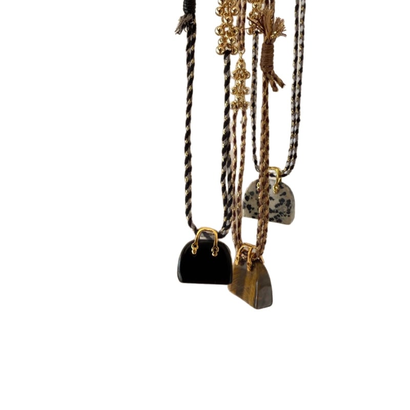 Nyaklánc: természetes tigrisszem kő, kerek gyöngyök és bojt függő, geometriás dizájn, zsinórlánc, 61–70 cm hosszúság