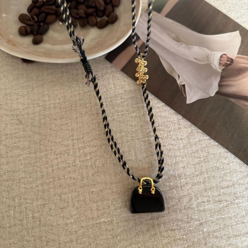 Nyaklánc: természetes tigrisszem kő, kerek gyöngyök és bojt függő, geometriás dizájn, zsinórlánc, 61–70 cm hosszúság