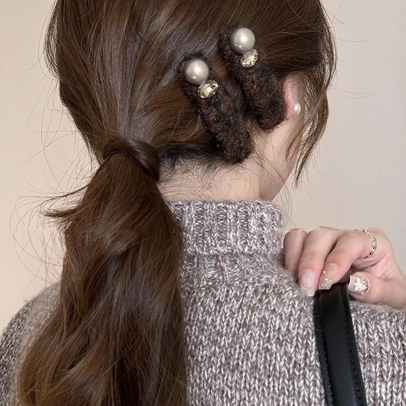 Aksesoar za glavu s okretom klipa, umetnuta volframova legura, pastoralni stil, proljeće 2025 (Twist clip; Tungsten alloy inlay; Pastoral style; Spring 2025)