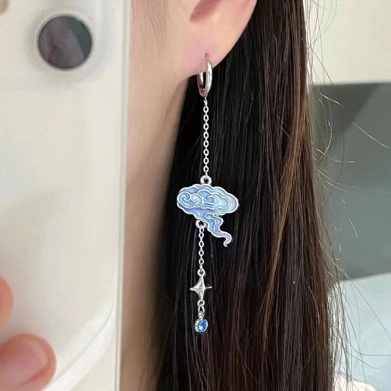 Metalinė plaukų segtukas senovinio stiliaus su gyvūno/zodiako motyvu, rankų darbo (medžiaga: metalas; stilius: senovinis; modelis: gyvūnas/zodiakas)