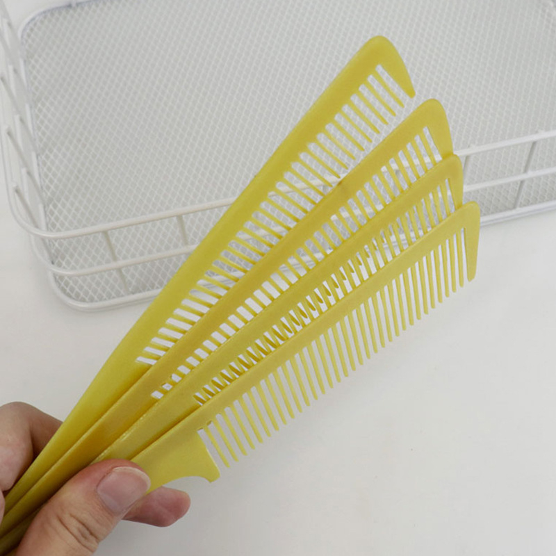 Fodrászati fésű, Friend type márka, gyanta anyag, nem importált.