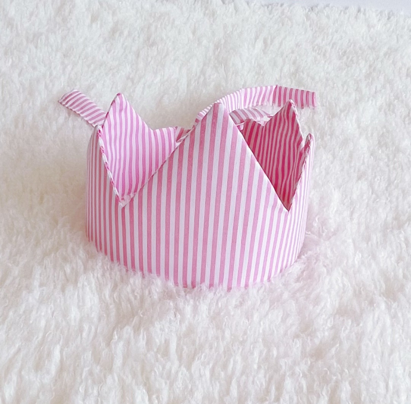 Детска корона тиара от чист памук – карикатурен стил, плетена конструкция, пролет 2025