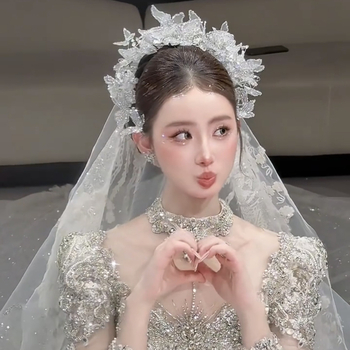 Menyasszonyi korona, fejfedő, textil anyagból készült, könnyed luxus stílus, kézzel készített, kristályok, testreszabható