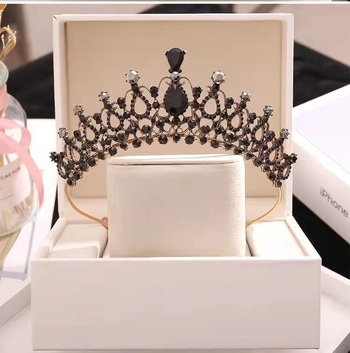 Barokna vintage kruna tiara za nevjestu, retro ženski dodatak za vjenčanje i rođendan; materijal legura, elektroplating završna obrada, retro stil.