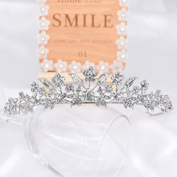 Vjenčana tiara za glavu, cvjetni dizajn, legura, dijamantno obradivanje, rhinestone kristali (Materijal: Legura; Stil: Ženski; Oblikovanje: Cvjetno; Obrada: Dijamant; Tip kristala: Rhinestone)
