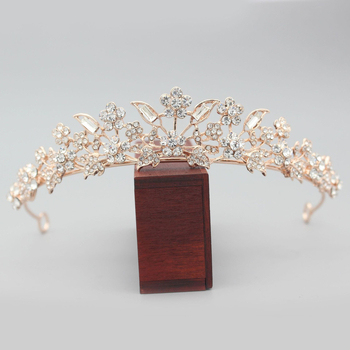 Vjenčana tiara za glavu, cvjetni dizajn, legura, dijamantno obradivanje, rhinestone kristali (Materijal: Legura; Stil: Ženski; Oblikovanje: Cvjetno; Obrada: Dijamant; Tip kristala: Rhinestone)