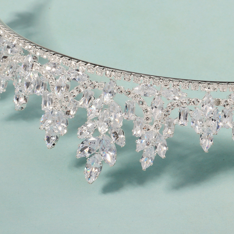 Mianino Ženska vjenčana kruna s cirkonima — legura, ugrađeni bijeli kristali, princeski dizajn