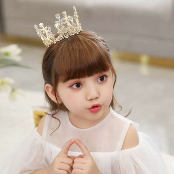 Vjenčana diadem s punim kružnim dizajnom, baza od legure, bijeli kristali, elektroplatiranje, branda Man Joan