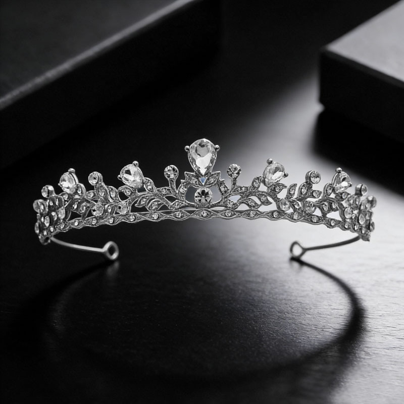 Ötvözet fejfedő korona gyémánt-díszítésű mikro pavé cirkóniával, egyszerű és elegáns női kiegészítő ceremóniákra