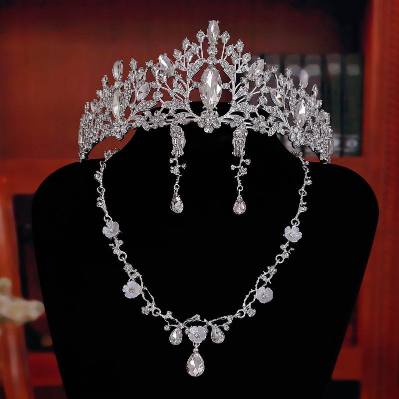 Jaunavedžių galvos papuošalų rinkinys: karūna, kaklo papuošalas ir auskarai, lydinys, balti kristalai, elektro platingas, ženklas Yaxing