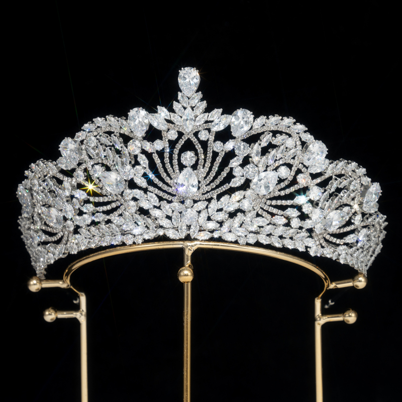 Moters metalo karūna galvos papuošalas su tikrais cirkonio kristalais, elektroplatinė