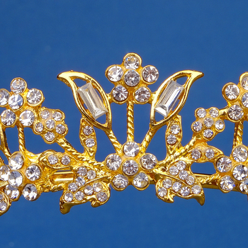 Galvos karūna su perlomis ir kristalais – rankų darbo lydinys, moteriškas stilius