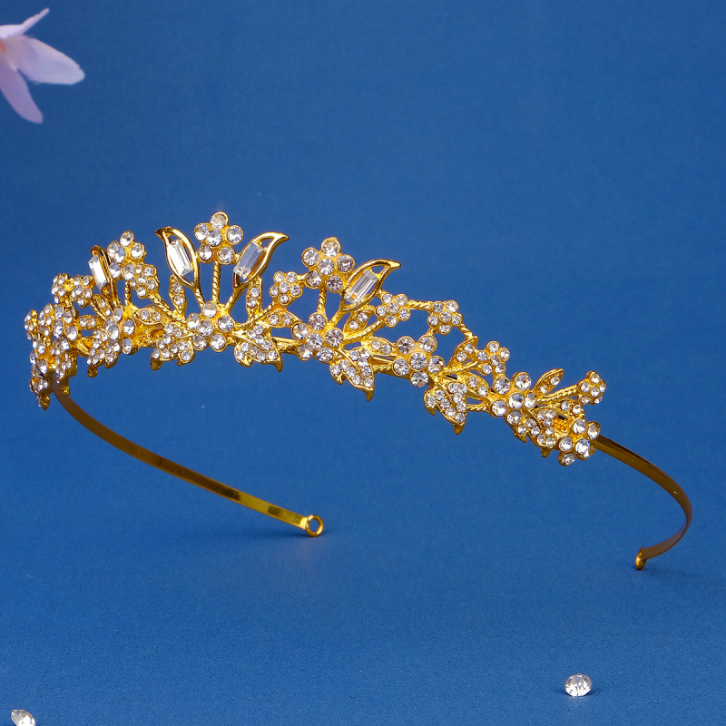 Galvos karūna su perlomis ir kristalais – rankų darbo lydinys, moteriškas stilius