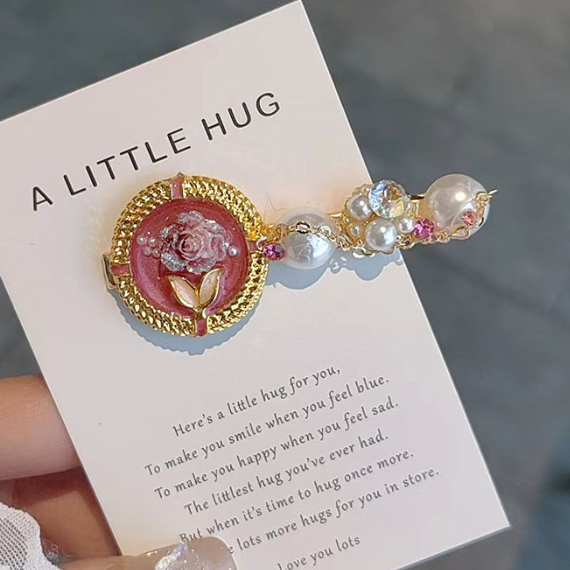 Hajcsat szív alakú gyöngyökkel és virágokkal, romantikus barokk olajfestmény-stílusban; anyag: ötvözet; kézzel készített; típus: Duckbill clip; stílus: koreai friss és édes