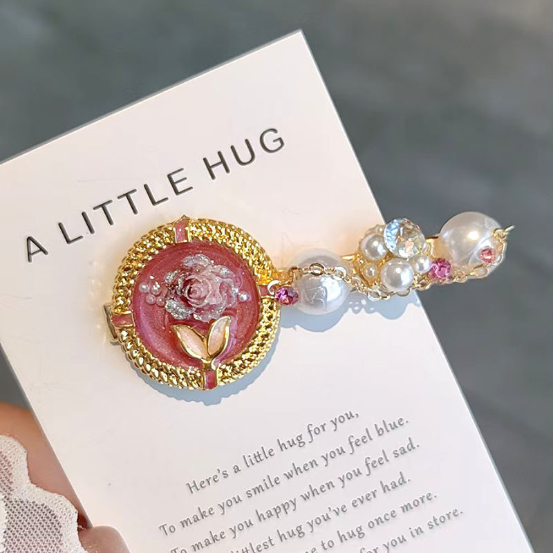 Hajcsat szív alakú gyöngyökkel és virágokkal, romantikus barokk olajfestmény-stílusban; anyag: ötvözet; kézzel készített; típus: Duckbill clip; stílus: koreai friss és édes