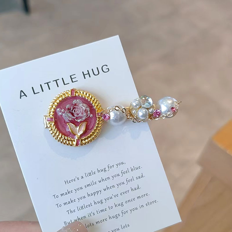 Hajcsat szív alakú gyöngyökkel és virágokkal, romantikus barokk olajfestmény-stílusban; anyag: ötvözet; kézzel készített; típus: Duckbill clip; stílus: koreai friss és édes