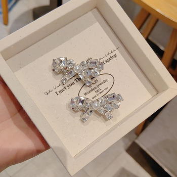 Kosa s kristalima i perlama, ženski lagani luksuzni dizajn, dijamantna obrada