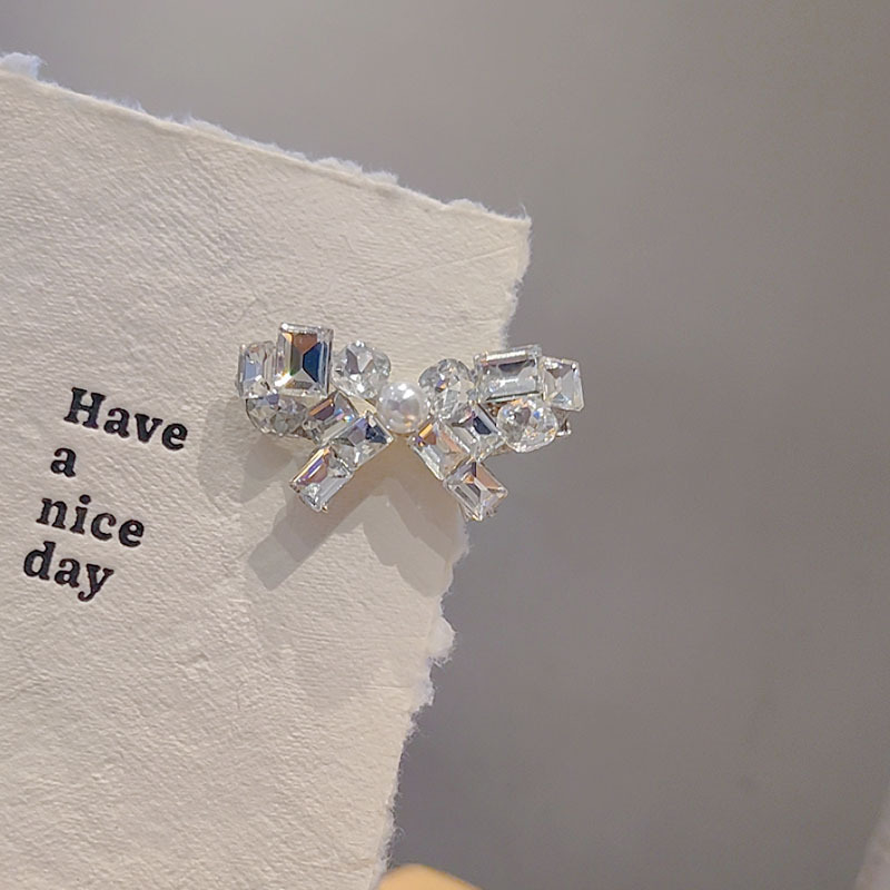 Kosa s kristalima i perlama, ženski lagani luksuzni dizajn, dijamantna obrada