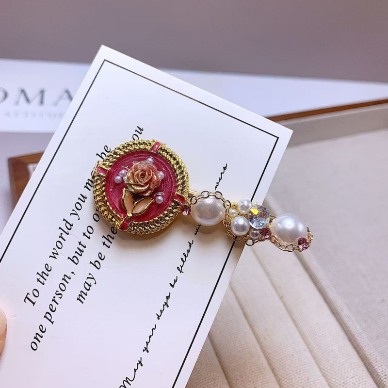 Duckbill hair clip s baroknim srcem, perlama i cvjetnim dizajnom — Ručno izrađeno, Miješani materijali, Svjež i sladak stil