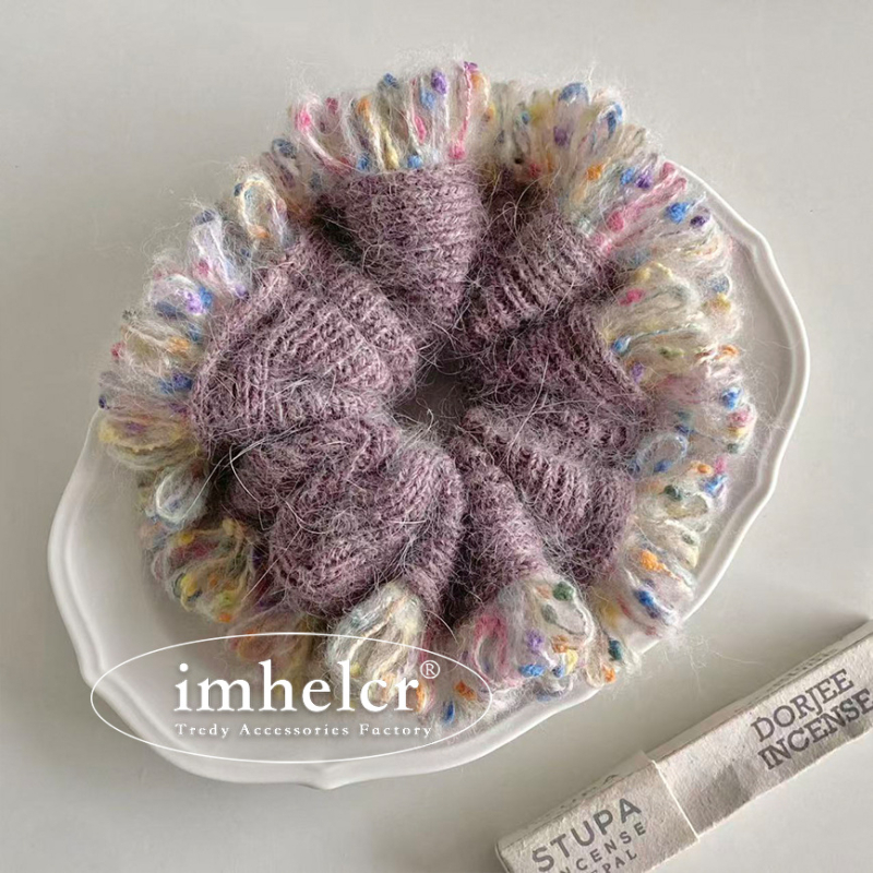 Vunena gumica za kosu s resicama na kraju, ručno izrađena, visoka elastičnost, bez umetanja,moderan gradski stil