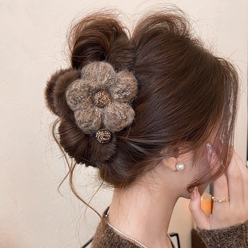Veľká kvietková sponka do vlasov, spona v tvare žraloka, ručne vyrobená, zmiešané materiály, jeseň 2025