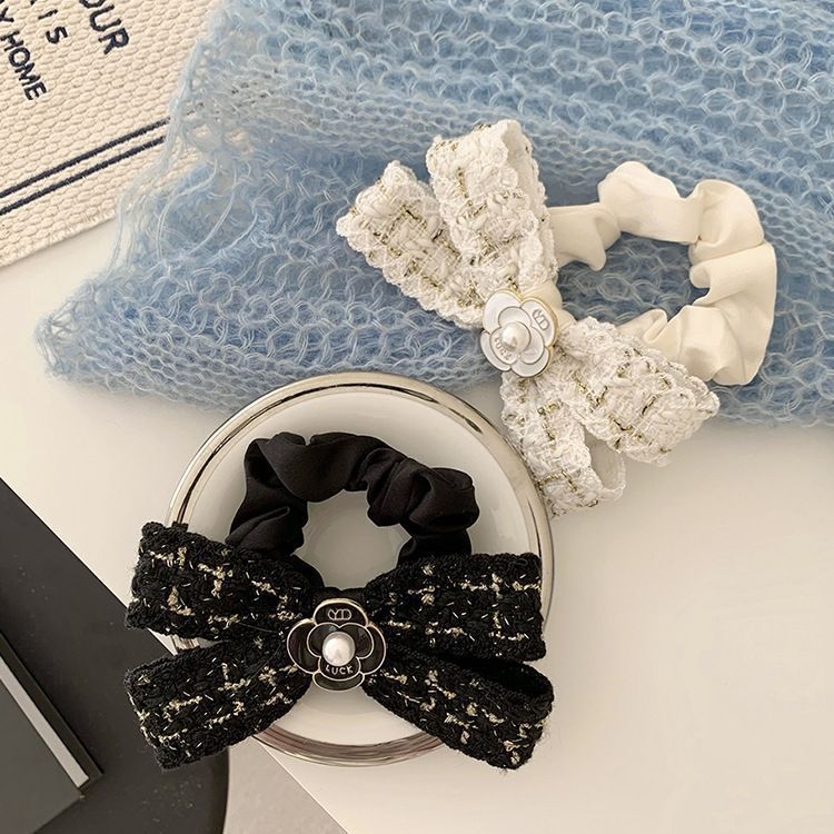 Didžiojo žarnos plaukų žiedas — audinys, rankų darbo, lengvas prabangos stilius, miesto mados, 2022 metų žiema