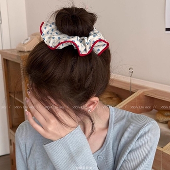 Plaukų uodegėlės gumelė su gėlių raštu, šviežias ir saldus stilius, rankų darbo, mišrios medžiagos, aukštas elastingumas, vasara 2025