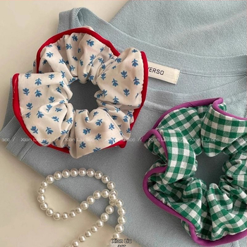 Plaukų uodegėlės gumelė su gėlių raštu, šviežias ir saldus stilius, rankų darbo, mišrios medžiagos, aukštas elastingumas, vasara 2025