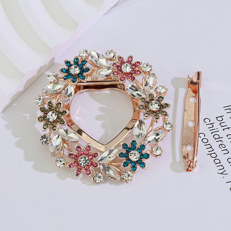 Broš: legura, oblik cvijeta i lista, elektroplatiranje, dvostruka upotreba, korejski stil