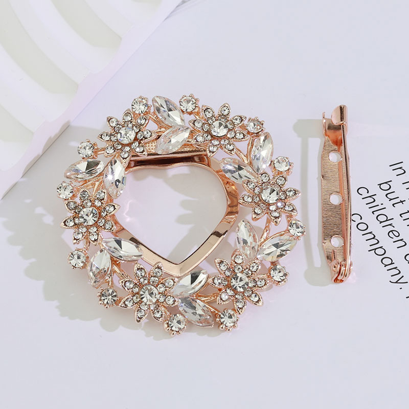 Broš: legura, oblik cvijeta i lista, elektroplatiranje, dvostruka upotreba, korejski stil