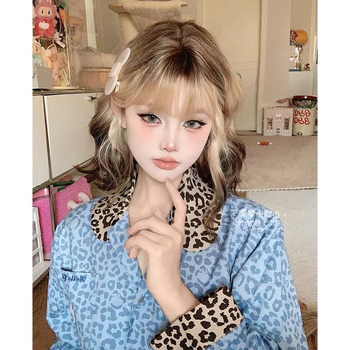 Trumpa garbanota peruka su kirpčiukais, aukštos temperatūros pluoštas, mechanizmo apdorojimas, pilnas galvos danga