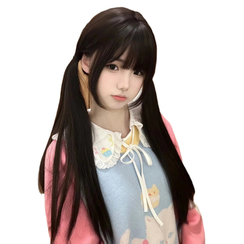 Perukas su ilgais tiesūs plaukai, galimybė dvigubai kuoduoti plaukus, atsparūs aukštai temperatūrai pluoštai, natūralus vaizdas