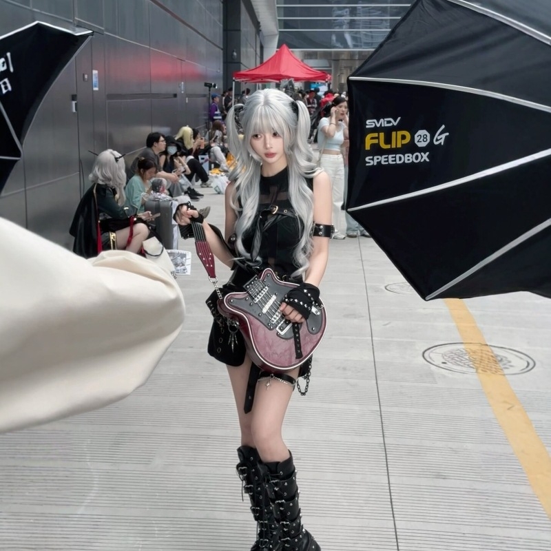 Дълга сребристо-бяла къдрава перука със челка, корейски стил, термоустойчива синтетична нишка; челката може да бъде права или наклонена, подходяща за косплей