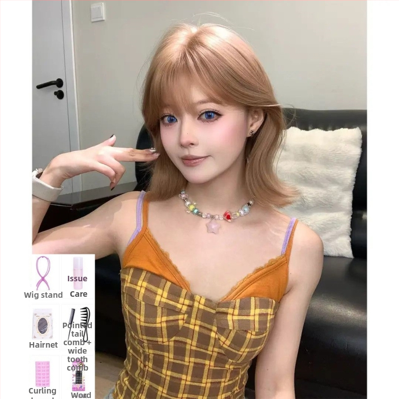 Perika prirodnog stila, kratka kovrčava kosa, potpuno pokrivanje glave, frizura s šiškama, termički otporna sintetička vlakna